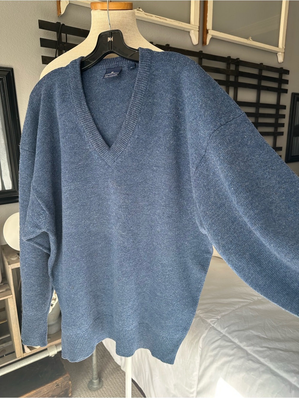 Nordstrom Men's V-Neck Sweater in Heathered Blue